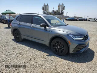 2022 Volkswagen Tiguan SE R-Line Black z VIN 3VVCB7AX5NM126601, wystawiony jako Copart lot #60935515 z przebiegiem 67 801 mil mil oraz Szkoda całkowita • Salvage title. Historia ofert i sprzedaży dostępna na DreamBid. Obrazek 4.