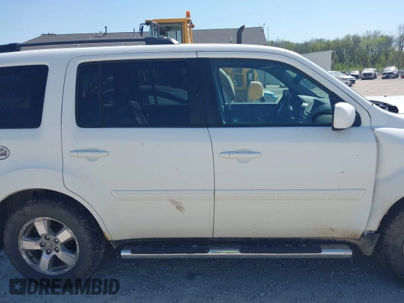 2011 Honda Pilot EX-L with VIN 5FNYF4H69BB091503, listed as a IAAI auction lot 42103011 with 246,816 mi miles and . Bid and sale history available at carsss.com. Image 13.