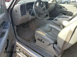 2005 Chevrolet Silverado 1500 Z71 z VIN 1GCEK19B65E242246, wystawiony jako Copart lot #80337234 z przebiegiem 320 619 mil mil oraz Szkoda całkowita • Salvage title. Historia ofert i sprzedaży dostępna na DreamBid. Obrazek 8.