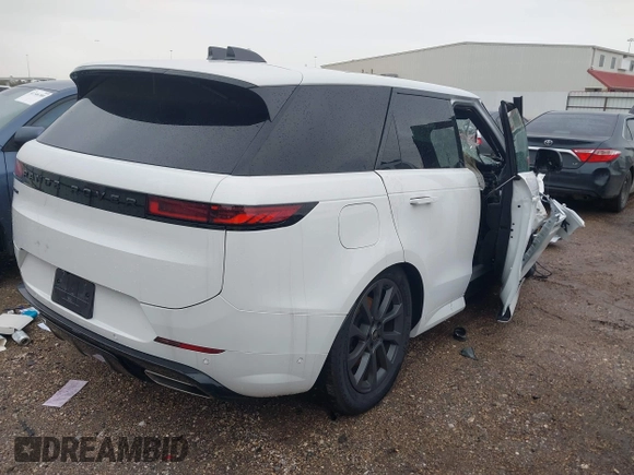 2024 Land Rover Range Rover Sport Dynamic SE with VIN SAL1L9FU7RA403189, listed as a IAAI auction lot 41343048 with Not Provided miles and . Bid and sale history available at DreamBid. Image 4.