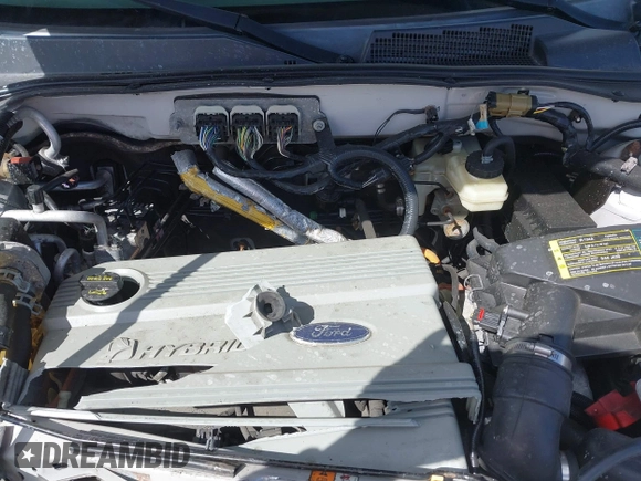 2008 Ford Escape Hybrid with VIN 1FMCU59H48KC09874, listed as a IAAI auction lot 42040477 with 85,839 mi miles and . Bid and sale history available at DreamBid. Image 10.