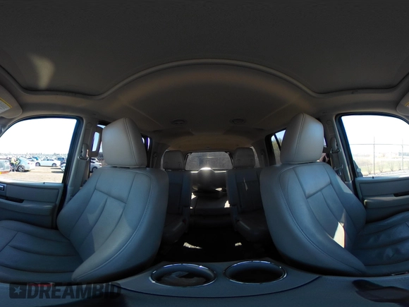 2013 Ford Expedition Limited с VIN 1FMJU2A52DEF64185, выставлен на аукционе IAAI как лот 42020671 с пробегом 166 453 миль миль и . История ставок и продаж доступна на DreamBid. Изображение 18.