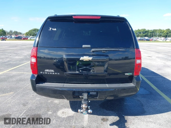 2011 Chevrolet Suburban LS with VIN 1GNSCHE04BR284777, listed as a IAAI auction lot 41291991 with 285,187 mi miles. Bid and sale history available at carsss.com. Image 16.