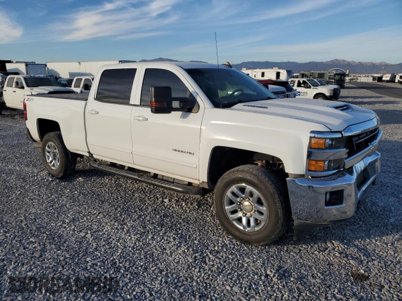 2018 Chevrolet Silverado 3500HD LT with VIN 1GC4KZCY8JF201788, listed as a Copart auction lot 84894424 with 195,964 mi miles and Salvage Title. Bid and sale history available at DreamBid. Image 4.