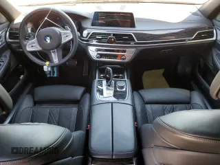 2022 BMW 7 Series 740i with VIN WBA7T2C00NCK41427, listed as a Copart auction lot 65962033 with 17,842 mi miles. Bid and sale history available at carsss.com. Image 8.