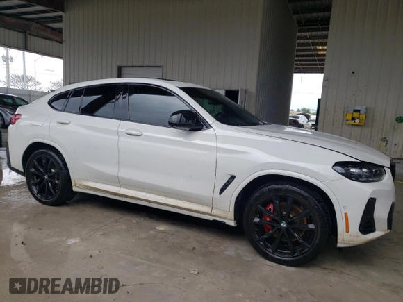 2024 BMW X4 M40i with VIN 5UX43DT05R9T40120, listed as a Copart auction lot 60976684 with 8,279 mi miles and Non Repairable. Bid and sale history available at carsss.com. Image 4.