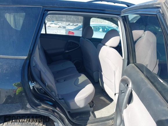2006 Toyota RAV4 with VIN JTMZD33V065016103, listed as a IAAI auction lot 41619545 with 198,590 mi miles. Bid and sale history available at carsss.com. Image 8.
