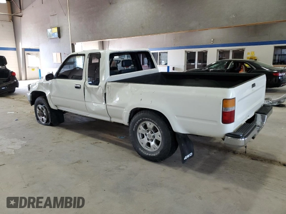 1991 Toyota Pickup с VIN JT4RN13P5M6028497, выставлен на аукционе Copart как лот 52332455 с пробегом 151 274 миль миль и Списание • Salvage title. История ставок и продаж доступна на DreamBid. Изображение 2.