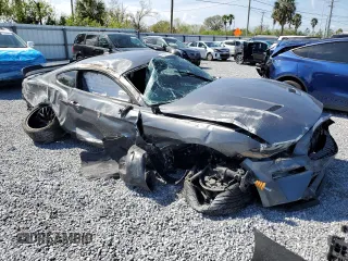 2021 Ford Mustang GT z VIN 1FA6P8CF0M5147552, wystawiony jako Copart lot #45904745 z przebiegiem Nie podano mil oraz Nie do naprawy. Historia ofert i sprzedaży dostępna na DreamBid. Obrazek 4.