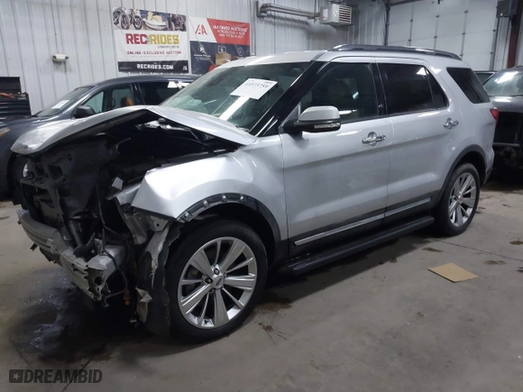 2019 Ford Explorer Limited with VIN 1FM5K8F88KGA73988, listed as a IAAI auction lot 41073759 with 35,292 mi miles. Bid and sale history available at carsss.com. Image 22.