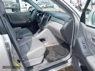 2006 Toyota Highlander w/3rd Row with VIN JTEEP21A160167427, listed as a IAAI auction lot 41815991 with 308,542 mi miles. Bid and sale history available at carsss.com. Image 5.