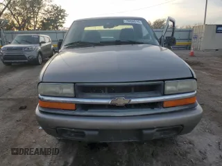 2001 Chevrolet S-10 LS with VIN 1GCCS19581K162217, listed as a Copart auction lot 79950614 with 200,950 mi miles and Salvage Title. Bid and sale history available at DreamBid. Image 5.