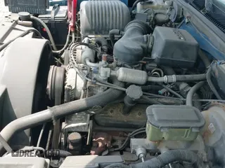 1996 Chevrolet Silverado 1500 z VIN 2GCEC19R3T1196030, wystawiony jako IAAI lot #42926792 z przebiegiem 182 297 mil mil oraz . Historia ofert i sprzedaży dostępna na DreamBid. Obrazek 12.