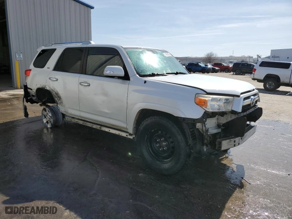 2011 Toyota 4Runner SR5 with VIN JTEZU5JR8B5019290, listed as a Copart auction lot 45624575 with 216,851 mi miles and Salvage Title. Bid and sale history available at carsss.com. Image 4.