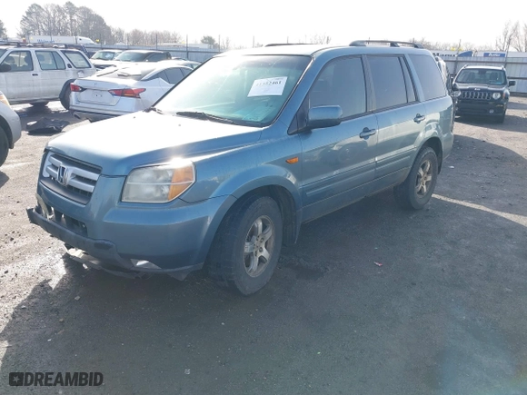 2008 Honda Pilot SE with VIN 5FNYF28308B019298, listed as a IAAI auction lot 41352461 with 283,806 mi miles. Bid and sale history available at carsss.com. Image 2.