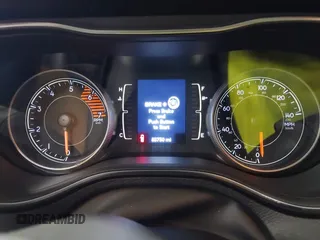 2019 Jeep Cherokee Latitude Plus с VIN 1C4PJMLN5KD142723, выставлен на аукционе IAAI как лот 42624765 с пробегом 85 750 миль миль и . История ставок и продаж доступна на DreamBid. Изображение 15.