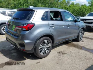 2022 Mitsubishi Outlander ES z VIN JA4ARUAU2NU019775, wystawiony jako IAAI lot #42187972 z przebiegiem 27 639 mil mil oraz . Historia ofert i sprzedaży dostępna na DreamBid. Obrazek 4.