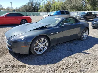 2008 Aston Martin Vantage z VIN SCFBF04B88GD08401, wystawiony jako Copart lot #44961245 z przebiegiem 77 842 mil mil oraz Nie do naprawy. Historia ofert i sprzedaży dostępna na DreamBid. Obrazek 1.