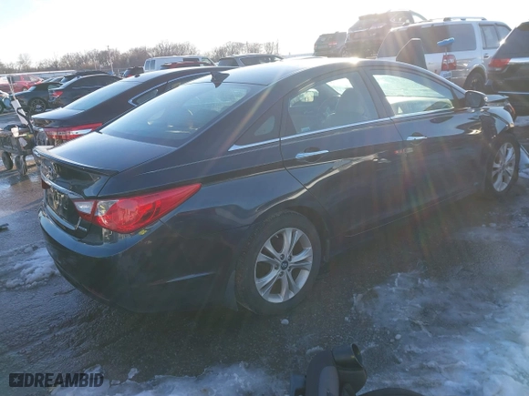 2013 Hyundai Sonata SE with VIN 5NPEC4AC4DH543471, listed as a IAAI auction lot 41267966 with 143,471 mi miles. Bid and sale history available at carsss.com. Image 4.