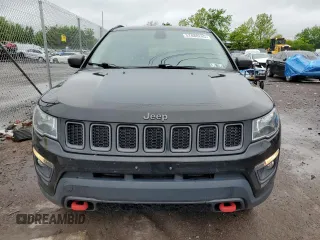 2020 Jeep Compass Trailhawk z VIN 3C4NJDDB6LT127557, wystawiony jako Copart lot #57888245 z przebiegiem 113 836 mil mil oraz Szkoda całkowita • Salvage title. Historia ofert i sprzedaży dostępna na DreamBid. Obrazek 5.