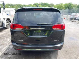 2017 Chrysler Pacifica Limited z VIN 2C4RC1GG3HR566162, wystawiony jako IAAI lot #42375696 z przebiegiem 103 051 mil mil oraz . Historia ofert i sprzedaży dostępna na DreamBid. Obrazek 16.