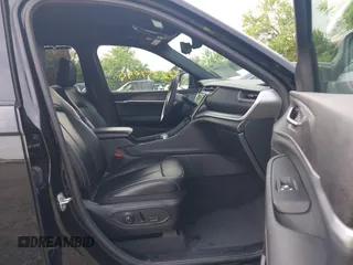 2024 Jeep Grand Cherokee Limited z VIN 1C4RJKBG5R8560752, wystawiony jako IAAI lot #42351090 z przebiegiem 28 740 mil mil oraz . Historia ofert i sprzedaży dostępna na DreamBid. Obrazek 5.