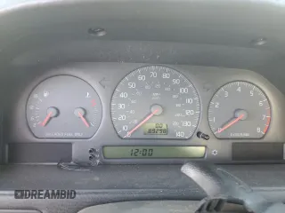 1998 Volvo S70 T5 z VIN YV1LS5371W1483508, wystawiony jako Copart lot #77251324 z przebiegiem 89 298 mil mil oraz Szkody całkowita. Historia ofert i sprzedaży dostępna na DreamBid. Obrazek 9.