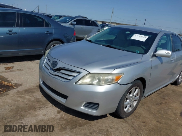 2011 Toyota Camry LE z VIN 4T4BF3EK6BR154387, wystawiony jako IAAI lot #41725062 z przebiegiem 165 211 mil mil oraz . Historia ofert i sprzedaży dostępna na DreamBid. Obrazek 2.