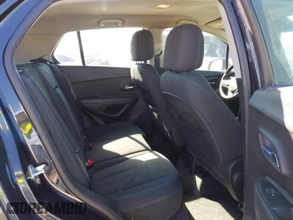 2015 Chevrolet Trax LS with VIN KL7CJKSBXFB068806, listed as a IAAI auction lot 41680339 with 129,882 mi miles. Bid and sale history available at carsss.com. Image 8.