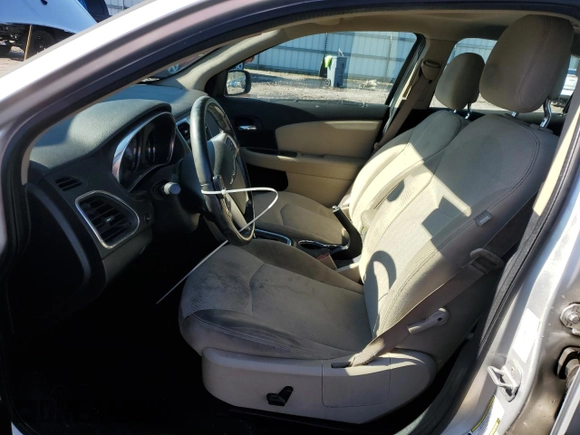 2012 Chrysler 200 Touring with VIN 1C3CCBBB2CN125284, listed as a Copart auction lot 48386185 with 180,911 mi miles and Salvage Title. Bid and sale history available at DreamBid. Image 7.