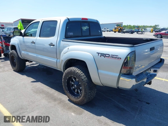 2013 Toyota Tacoma PreRunner z VIN 5TFJU4GN6DX032952, wystawiony jako IAAI lot #42001014 z przebiegiem 152 755 mil mil oraz . Historia ofert i sprzedaży dostępna na DreamBid. Obrazek 3.
