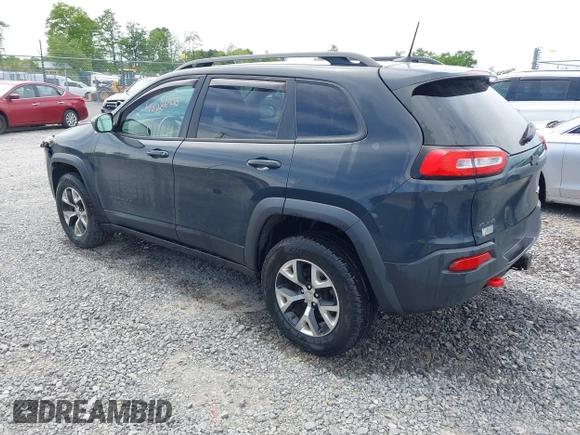 2017 Jeep Cherokee Trailhawk z VIN 1C4PJMBS1HW569093, wystawiony jako IAAI lot #42286940 z przebiegiem 121 876 mil mil oraz . Historia ofert i sprzedaży dostępna na DreamBid. Obrazek 3.