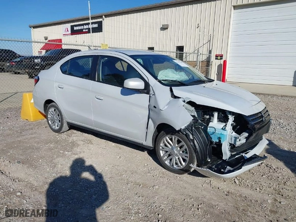 2024 Mitsubishi Mirage G4 ES with VIN ML32FUFJ1RHF11073, listed as a IAAI auction lot 41257148 with 913 mi miles. Bid and sale history available at carsss.com. Image 1.