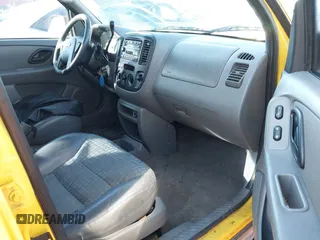 2001 Ford Escape XLS with VIN 1FMYU02191KF55561, listed as a IAAI auction lot 41650852 with 234,247 mi miles. Bid and sale history available at carsss.com. Image 5.