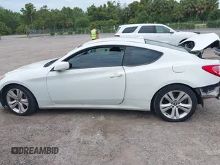 2012 Hyundai Genesis Coupe Premium z VIN KMHHT6KD0CU068949, wystawiony jako IAAI lot #42227303 z przebiegiem 123 695 mil mil oraz . Historia ofert i sprzedaży dostępna na DreamBid. Obrazek 14.
