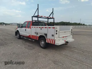 2016 Ford F-250 XL with VIN 1FD7X2B68GEC87426, listed as a IAAI auction lot 42014962 with 452,645 mi miles and . Bid and sale history available at DreamBid. Image 3.