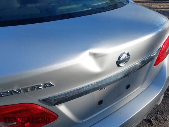 2016 Nissan Sentra S with VIN 3N1AB7AP0GY262977, listed as a IAAI auction lot 41901900 with 121,022 mi miles. Bid and sale history available at carsss.com. Image 6.