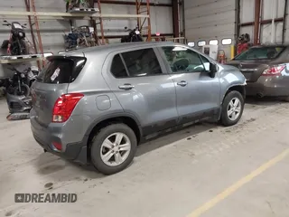 2020 Chevrolet Trax LS z VIN 3GNCJNSB8LL183510, wystawiony jako IAAI lot #42198485 z przebiegiem 115 502 mil mil oraz . Historia ofert i sprzedaży dostępna na DreamBid. Obrazek 4.