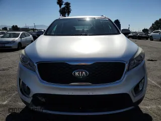 2018 Kia Sorento EX with VIN 5XYPH4A53JG385140, listed as a Copart auction lot 63948095 with 186,391 mi miles and Salvage title. Bid and sale history available at DreamBid. Image 5.