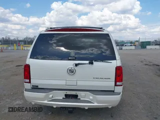 2005 Cadillac Escalade z VIN 1GYEC63T55R115387, wystawiony jako IAAI lot #41791855 z przebiegiem 165 246 mil mil oraz . Historia ofert i sprzedaży dostępna na DreamBid. Obrazek 17.