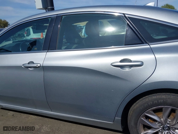 2019 Toyota Avalon Hybrid Limited with VIN 4T1B21FB1KU003112, listed as a IAAI auction lot 41610307 with 169,569 mi miles. Bid and sale history available at carsss.com. Image 15.