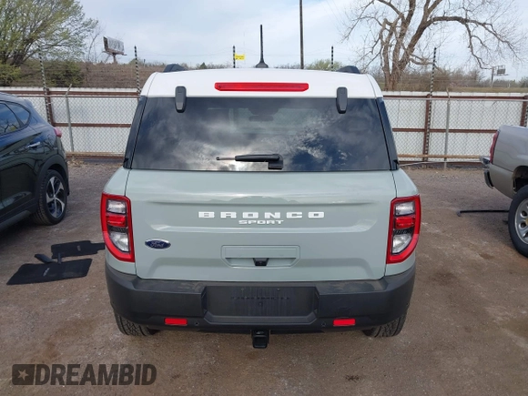 2024 Ford Bronco Sport Heritage z VIN 3FMCR9G64RRF08952, wystawiony jako IAAI lot #41828191 z przebiegiem 7 588 mil mil oraz . Historia ofert i sprzedaży dostępna na DreamBid. Obrazek 17.