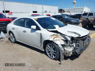 2014 Nissan Maxima SV z VIN 1N4AA5AP6EC457434, wystawiony jako IAAI lot #41801971 z przebiegiem 160 756 mil mil oraz . Historia ofert i sprzedaży dostępna na DreamBid. Obrazek 1.
