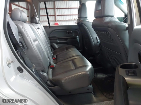 2003 Honda Pilot EX with VIN 2HKYF186X3H517619, listed as a IAAI auction lot 41854922 with 180,229 mi miles. Bid and sale history available at carsss.com. Image 8.