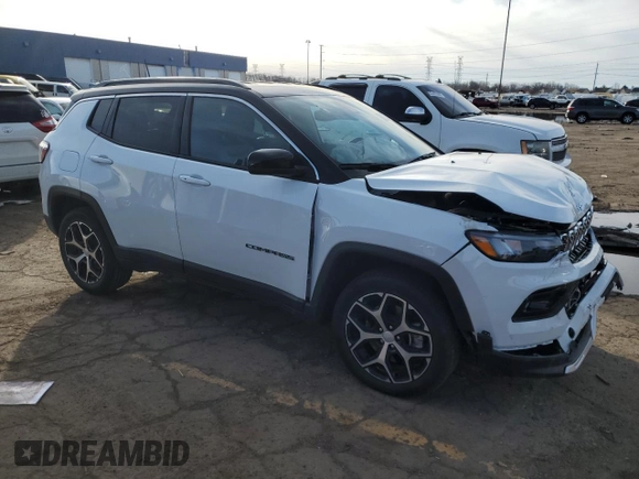 2024 Jeep Compass Limited z VIN 3C4NJDCN4RT139842, wystawiony jako Copart lot #51606655 z przebiegiem 13 455 mil mil oraz Czysty tytuł • Clean title. Historia ofert i sprzedaży dostępna na DreamBid. Obrazek 4.