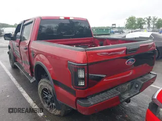 2015 Ford F-150 XLT z VIN 1FTEW1EGXFFD10517, wystawiony jako IAAI lot #42265030 z przebiegiem 110 844 mil mil oraz . Historia ofert i sprzedaży dostępna na DreamBid. Obrazek 3.