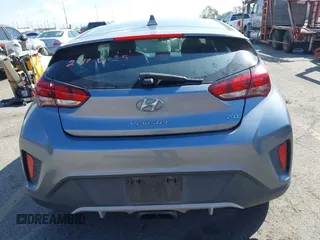 2019 Hyundai Veloster 2.0 with VIN KMHTG6AF8KU019854, listed as a IAAI auction lot 41697113 with 123,851 mi miles. Bid and sale history available at carsss.com. Image 18.