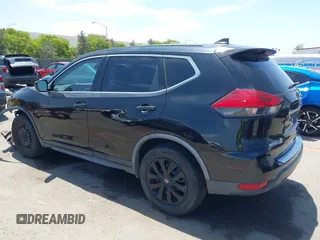 2017 Nissan Rogue S z VIN JN8AT2MT7HW381998, wystawiony jako IAAI lot #42384384 z przebiegiem 109 842 mil mil oraz . Historia ofert i sprzedaży dostępna na DreamBid. Obrazek 3.