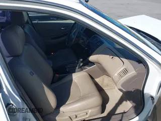 2001 Honda Accord EX z VIN 1HGCG16501A074615, wystawiony jako IAAI lot #42297708 z przebiegiem 187 936 mil mil oraz . Historia ofert i sprzedaży dostępna na DreamBid. Obrazek 5.