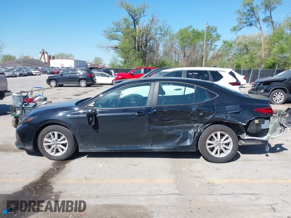2025 Toyota Camry LE with VIN 4T1DAACK4SU513633, listed as a IAAI auction lot 42034741 with 27,024 mi miles and . Bid and sale history available at DreamBid. Image 15.